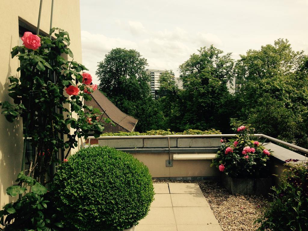 Avliving City Flat Basel With Roof Garden Bagian luar foto